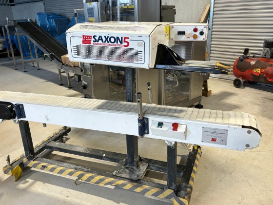 Saxon 5 Bag Sealer with Conveyor Pic 02
